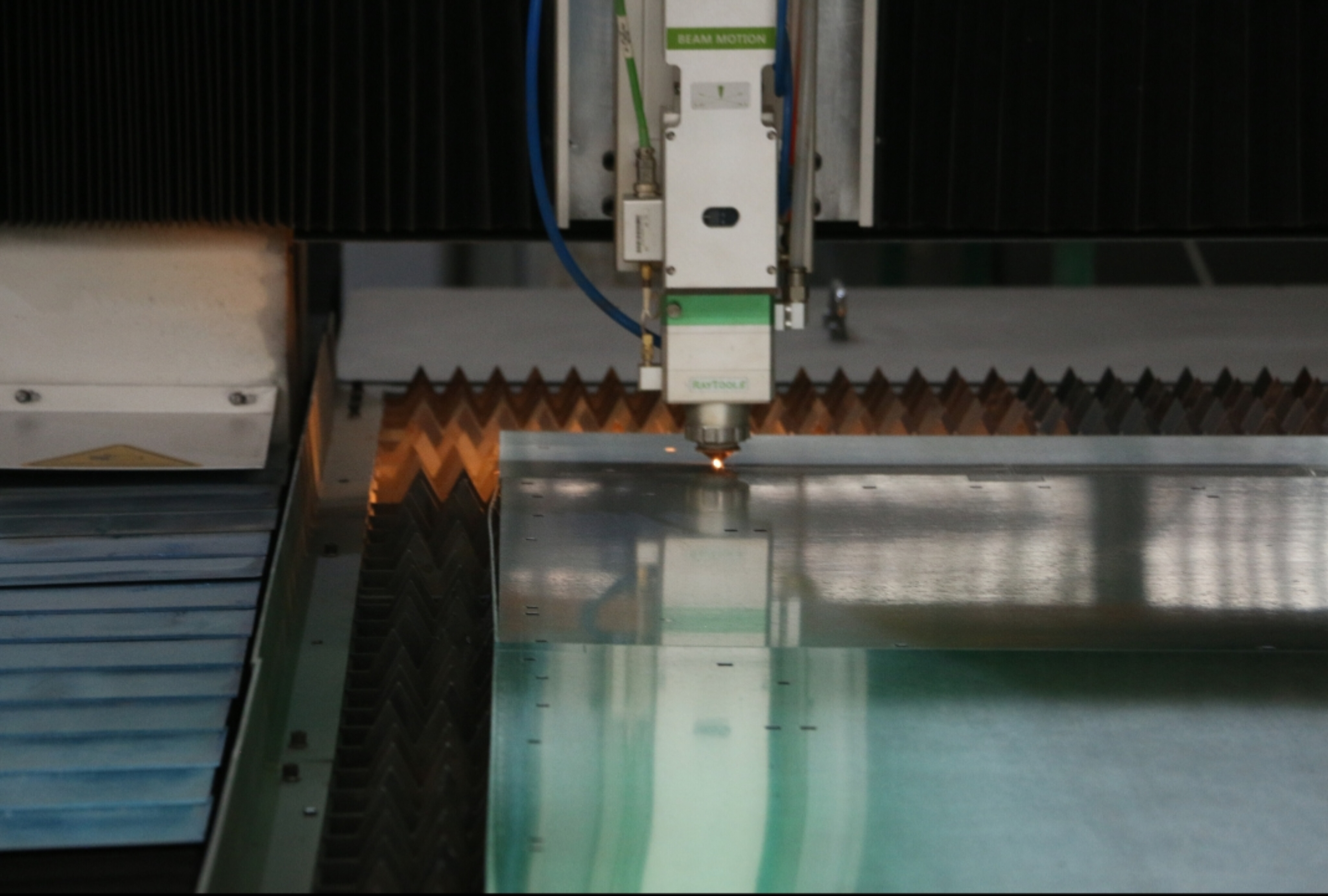 خدمات لیزری