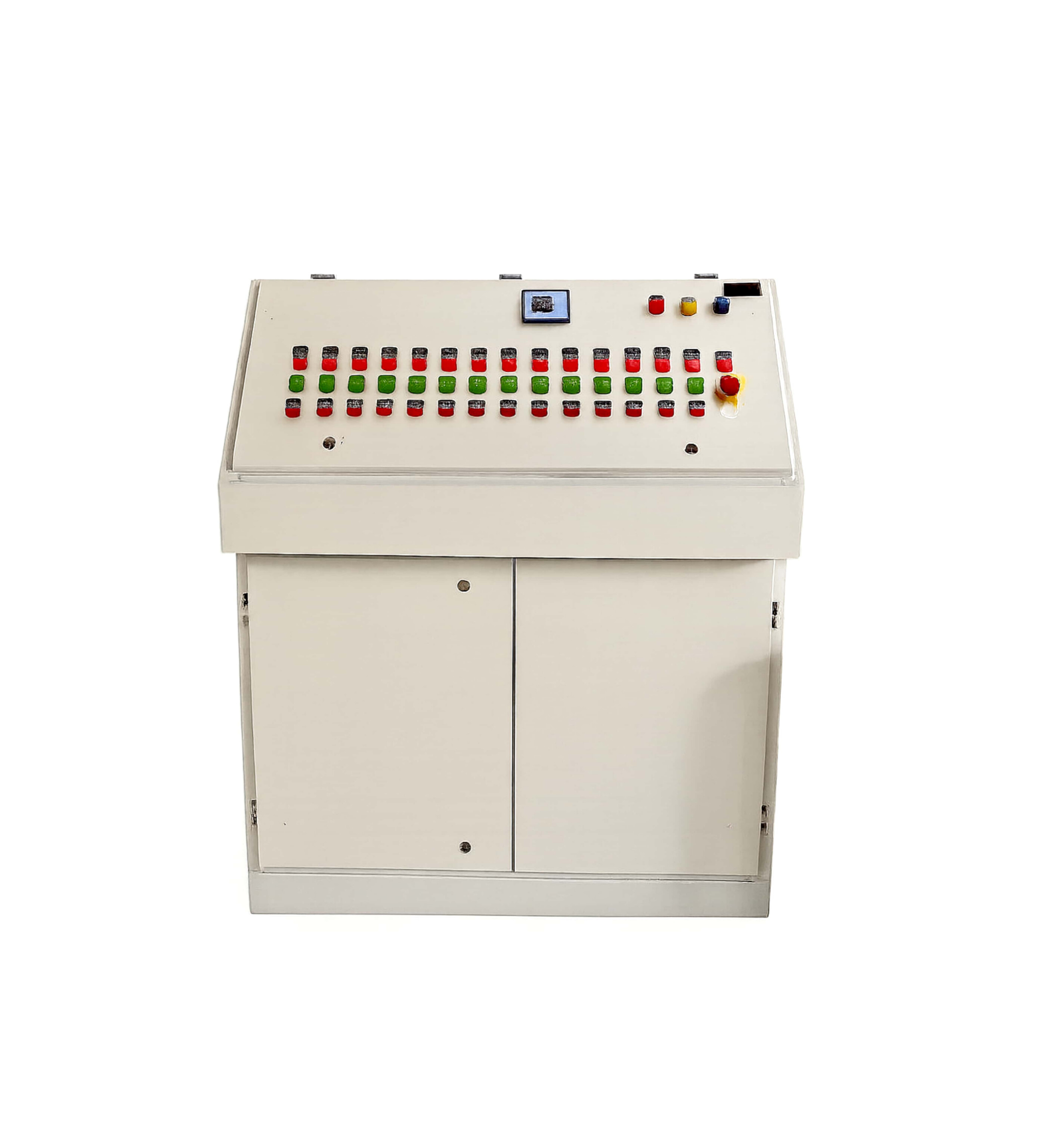 تابلو برق پیانویی : جهت کنترل سیستم ها و ماشین آلات در خطوط تولید نیاز به وجود اپراتور در آنجا می باشد و با وجود این که امروزه اکثر سیستم ها به صورت خودکار طراحی شده اند باز برای یکسری فرایندها نیاز به اپراتور می باشد  و بنابراین کنترل این مجموعه ها واسط بین انسان و ماشین با استفاده از تابلو پیانویی یا اپراتوری فراهم میشود .